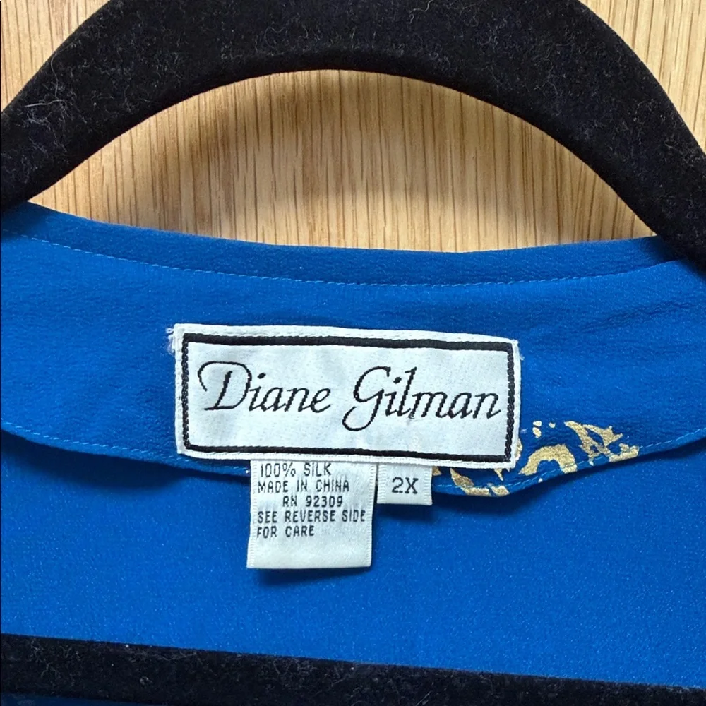 Diane Gilman Royal Blue Top with Gold Medallion Print 100% silk - Picture 2 of 6